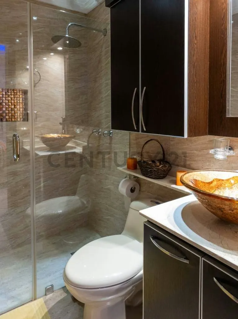 Casa amplia y cómoda de 605m2, Ubicada en Puerto la Cruz Sector Pozuelos - 17