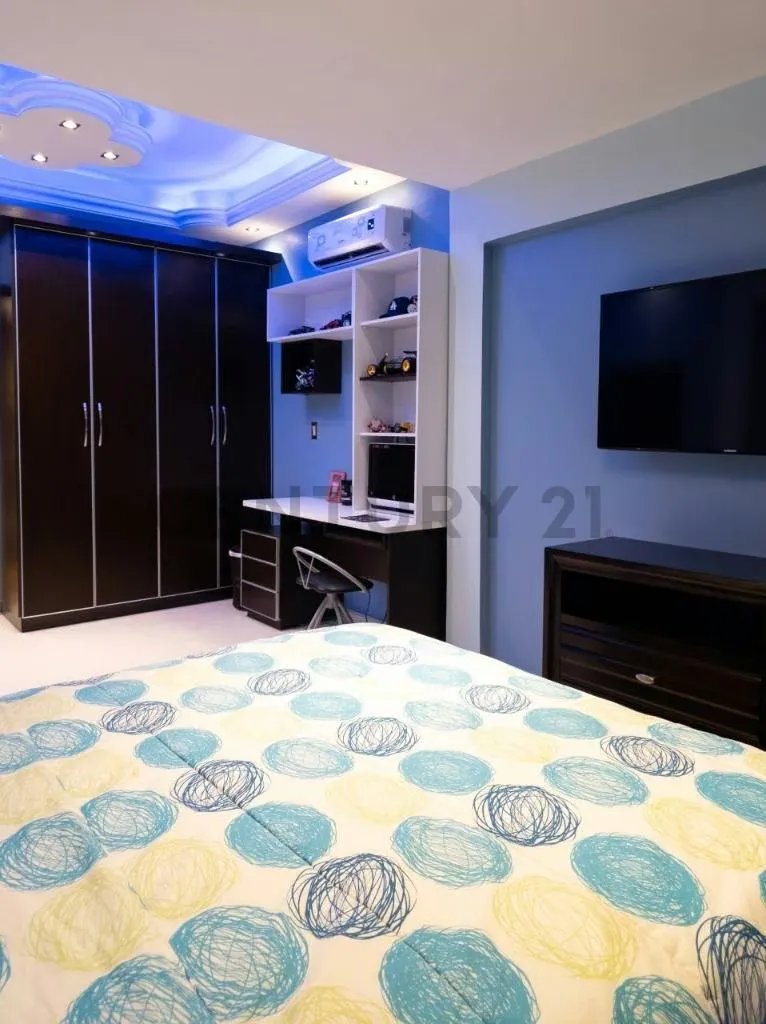 Casa amplia y cómoda de 605m2, Ubicada en Puerto la Cruz Sector Pozuelos - 18