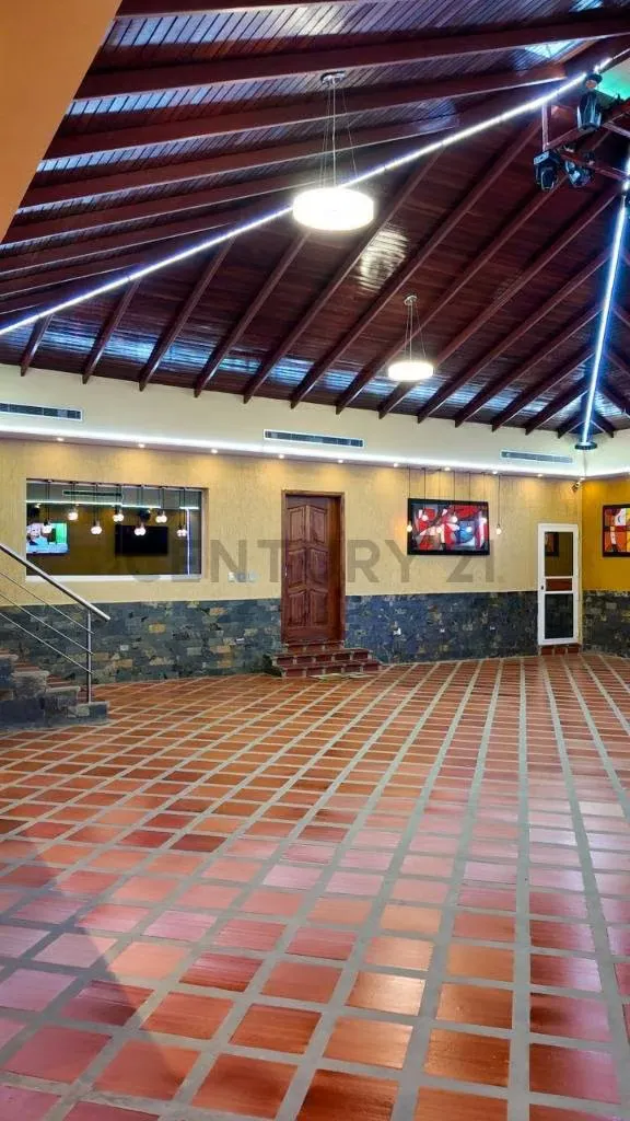Casa amplia y cómoda de 605m2, Ubicada en Puerto la Cruz Sector Pozuelos - 30
