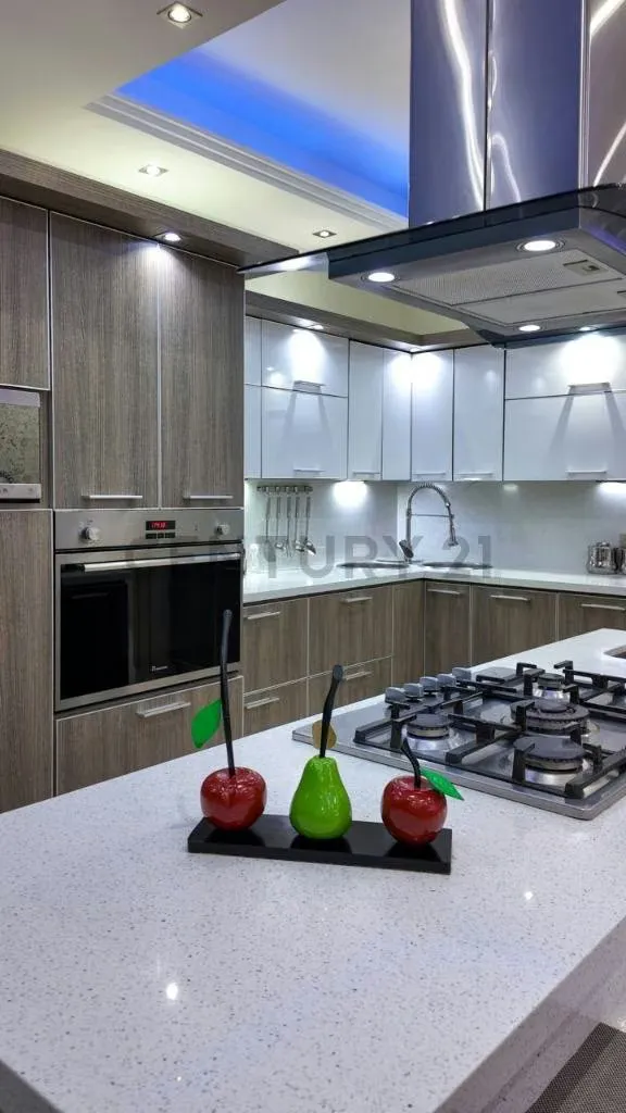 Casa amplia y cómoda de 605m2, Ubicada en Puerto la Cruz Sector Pozuelos - 4