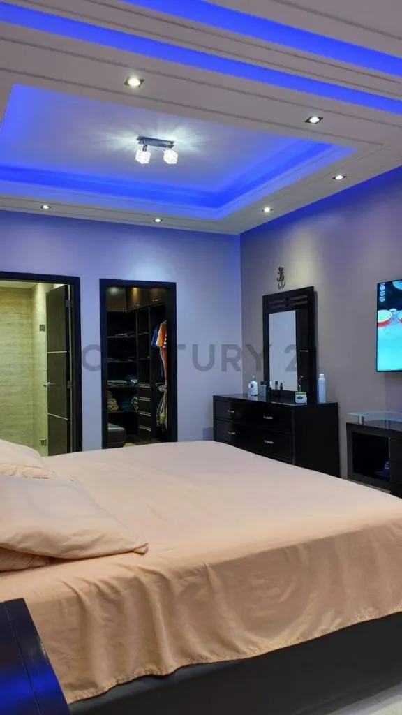 Casa amplia y cómoda de 605m2, Ubicada en Puerto la Cruz Sector Pozuelos - 10