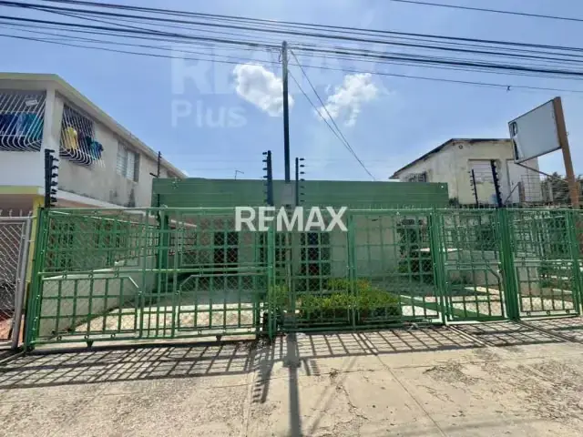 Casa comercial multifuncional en el Sector Santa María.