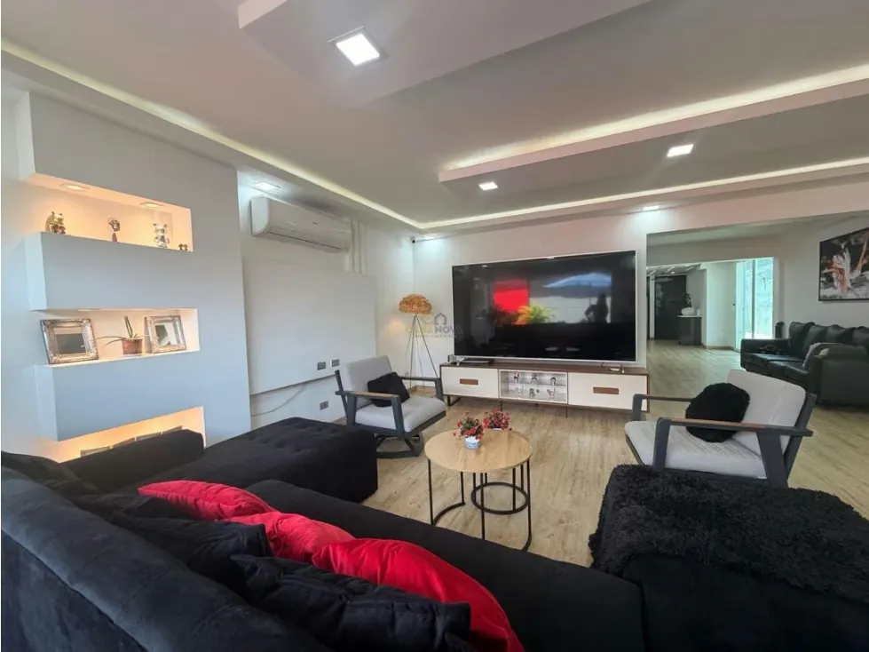 Casa en Venta en Colinas de Vista Alegre 352mts2 5H/4B/2E - 8
