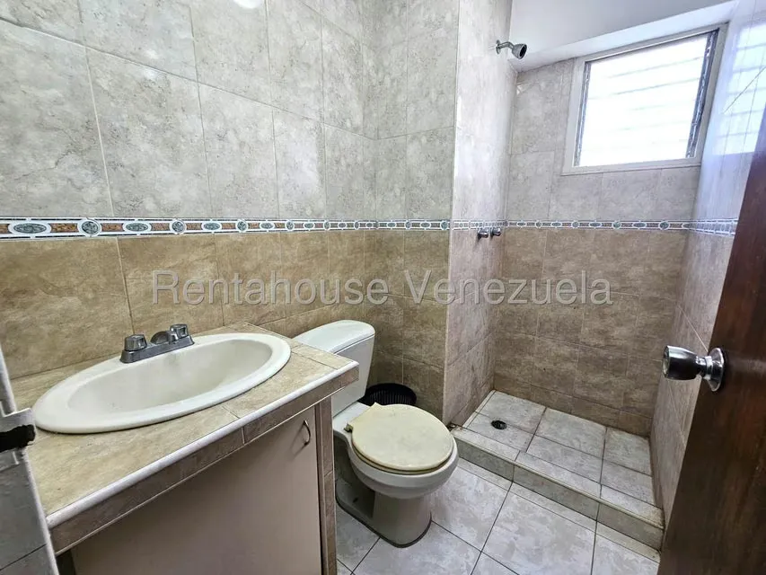 Apartamento (1 Nivel) en Alquiler en Santa Elena, Lara - 18