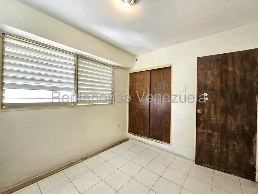 Apartamento (1 Nivel) en Alquiler en Santa Elena, Lara - 19