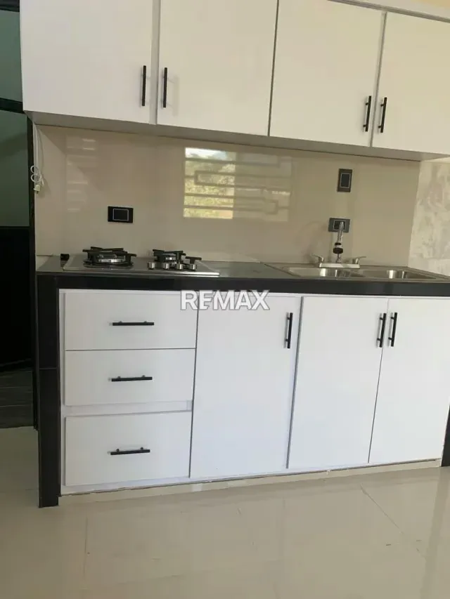 EN VENTA LOCAL COMERCIAL EN LAS MESAS