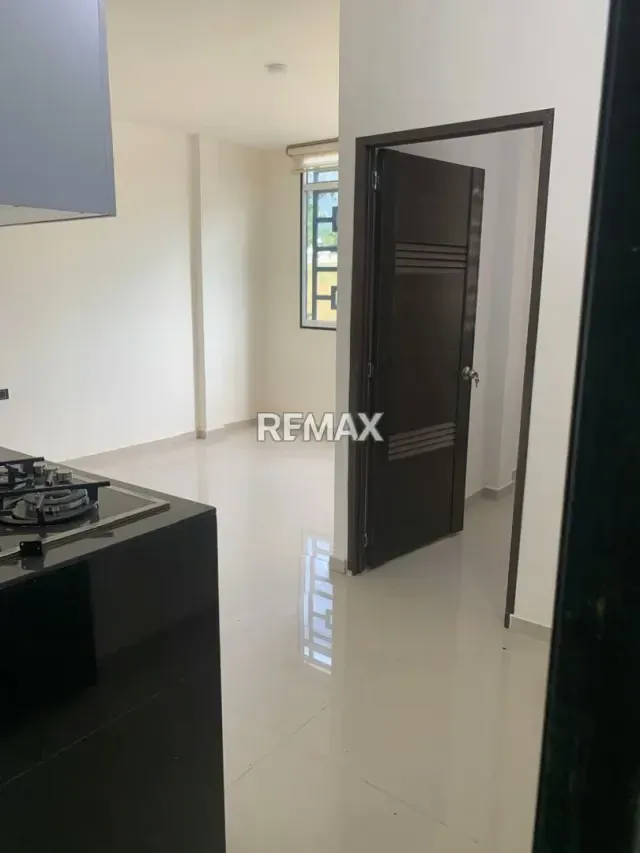 EN VENTA LOCAL COMERCIAL EN LAS MESAS - 4