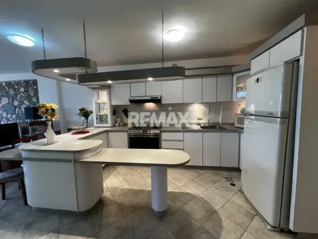 Se vende amplio apartamento de 85 m2 y hermosa vista al mar en el Conjunto Palma Esmeralda