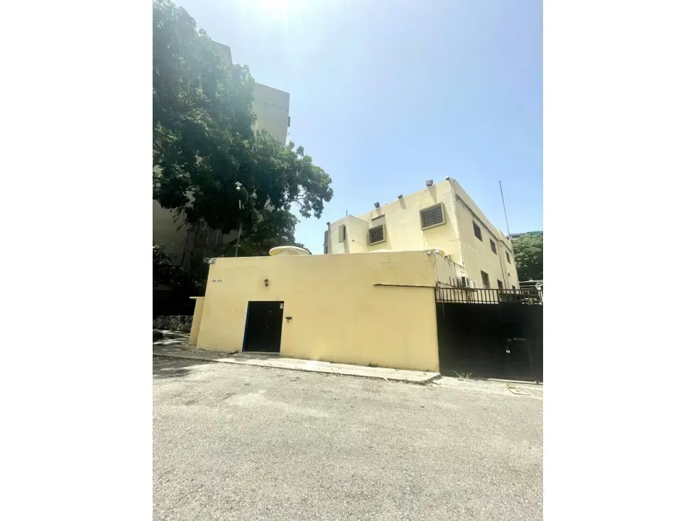 Alquilo oficina 530m2 La Florida 1159