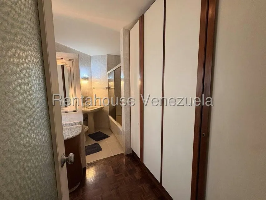 Apartamento (1 Nivel) en Alquiler en Altamira, Distrito Metropolitano - 33