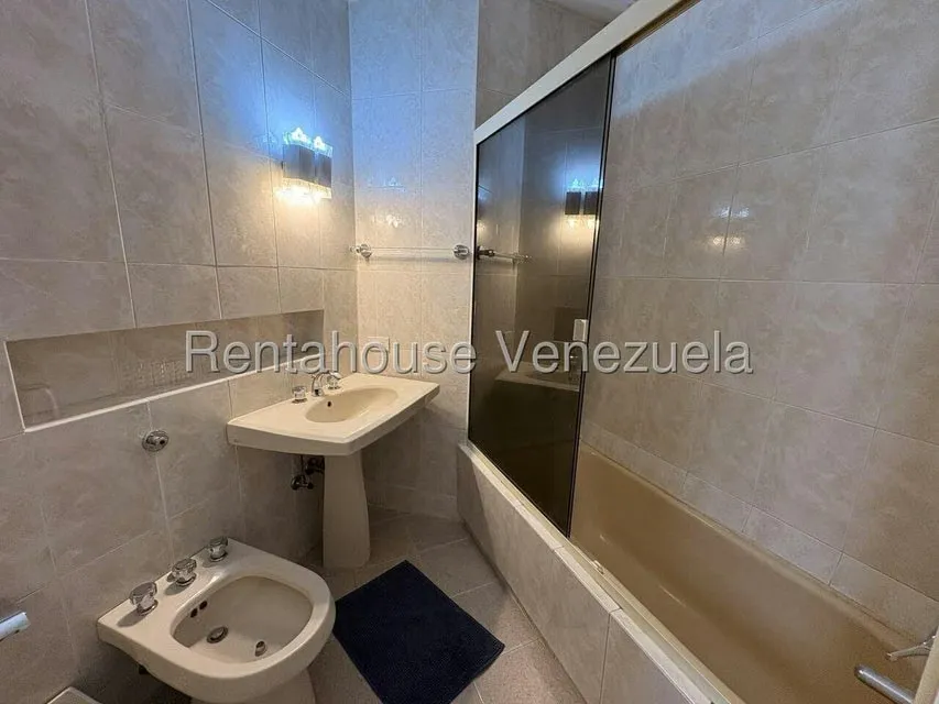 Apartamento (1 Nivel) en Alquiler en Altamira, Distrito Metropolitano - 35