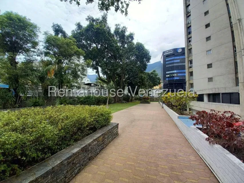 Apartamento (1 Nivel) en Alquiler en Altamira, Distrito Metropolitano - 5