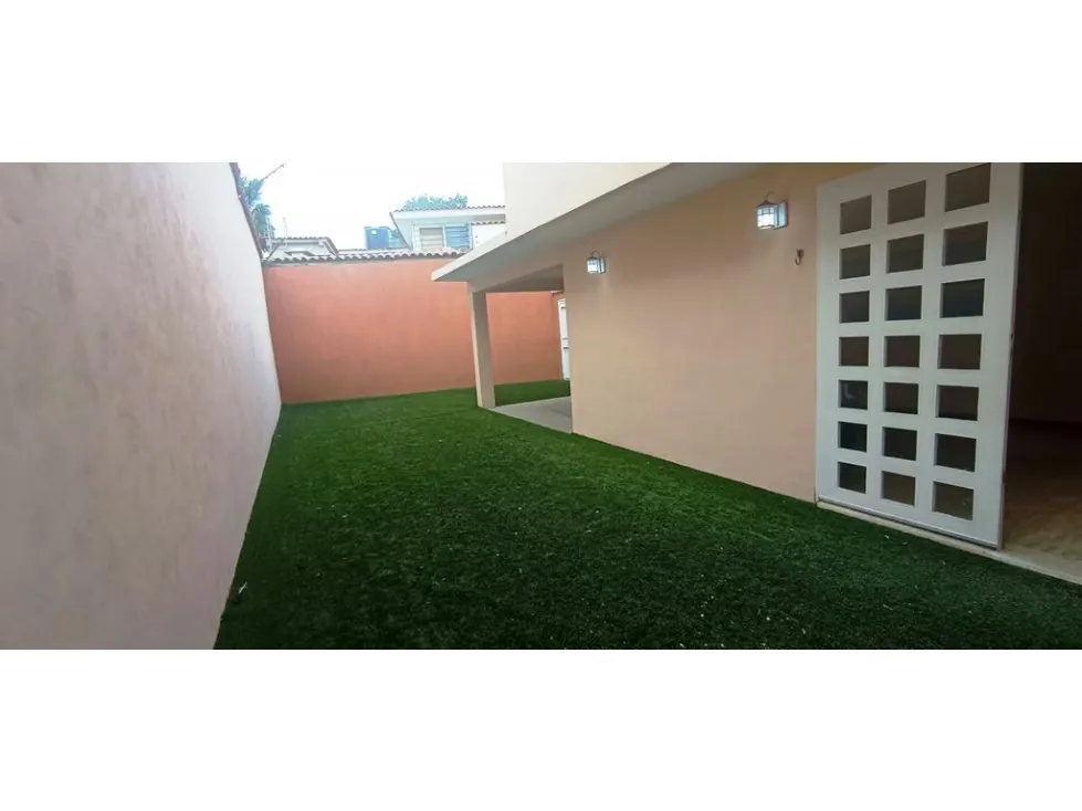 Casa En Venta - Macaracuay 480 Mts2 C. 596 Mts2 T. Caracas - 11