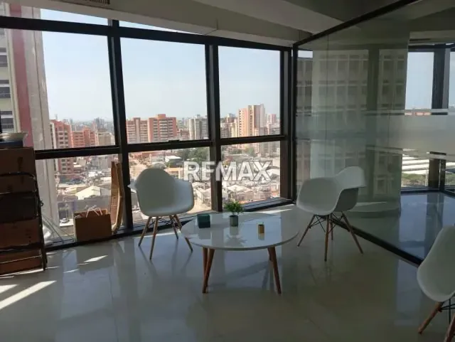 Oficina en Alquile Edificio Torre Cristal - 5