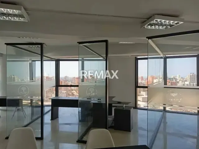 Oficina en Alquile Edificio Torre Cristal - 7
