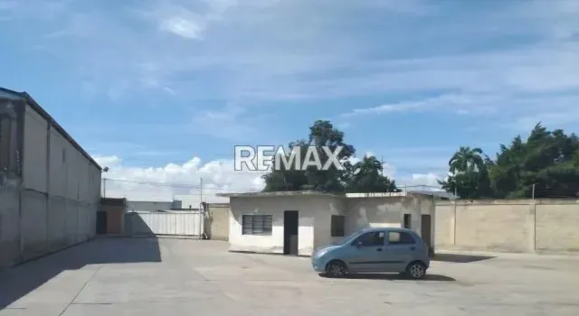 Venta de Terreno en los Guayos, 7.974 mt2 con edificios - 11