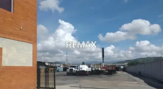 Venta de Terreno en los Guayos, 7.974 mt2 con edificios - 18