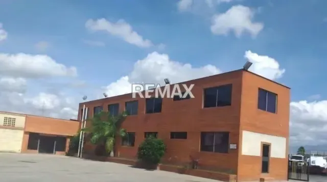 Venta de Terreno en los Guayos, 7.974 mt2 con edificios - 20
