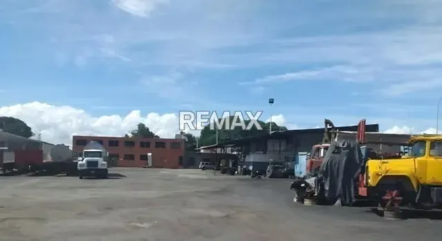 Venta de Terreno en los Guayos, 7.974 mt2 con edificios - 3