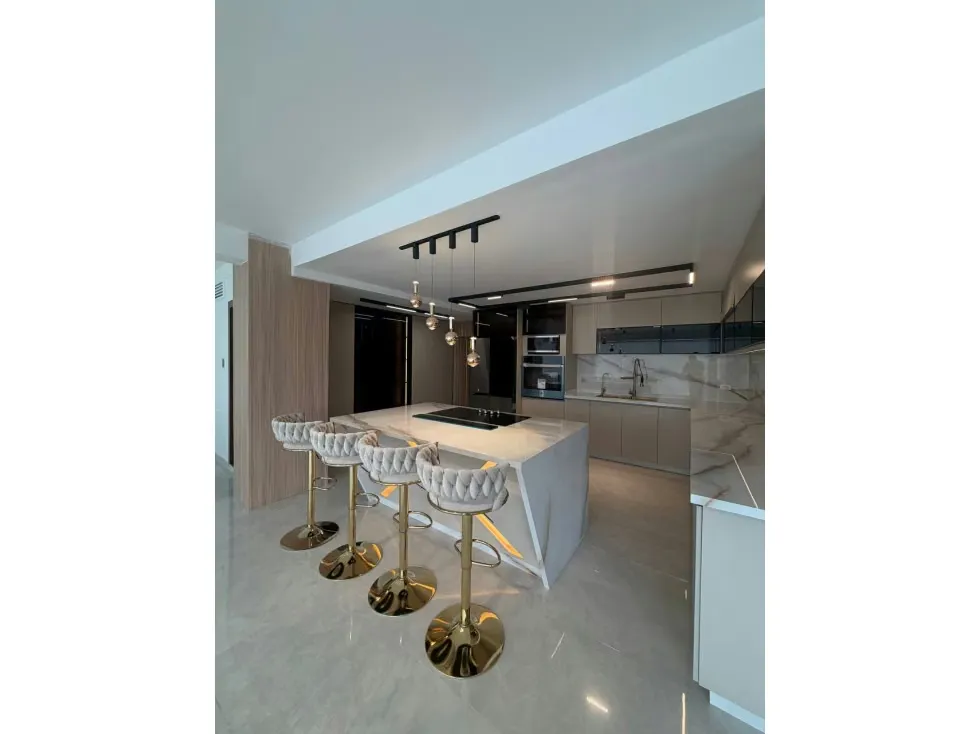 Casa en Venta en Los Naranjos del Cafetal 6H+S/ 6B/ 5P - 13