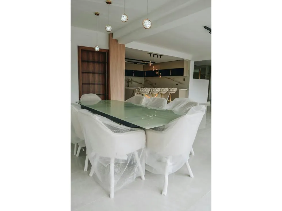 Casa en Venta en Los Naranjos del Cafetal 6H+S/ 6B/ 5P - 7