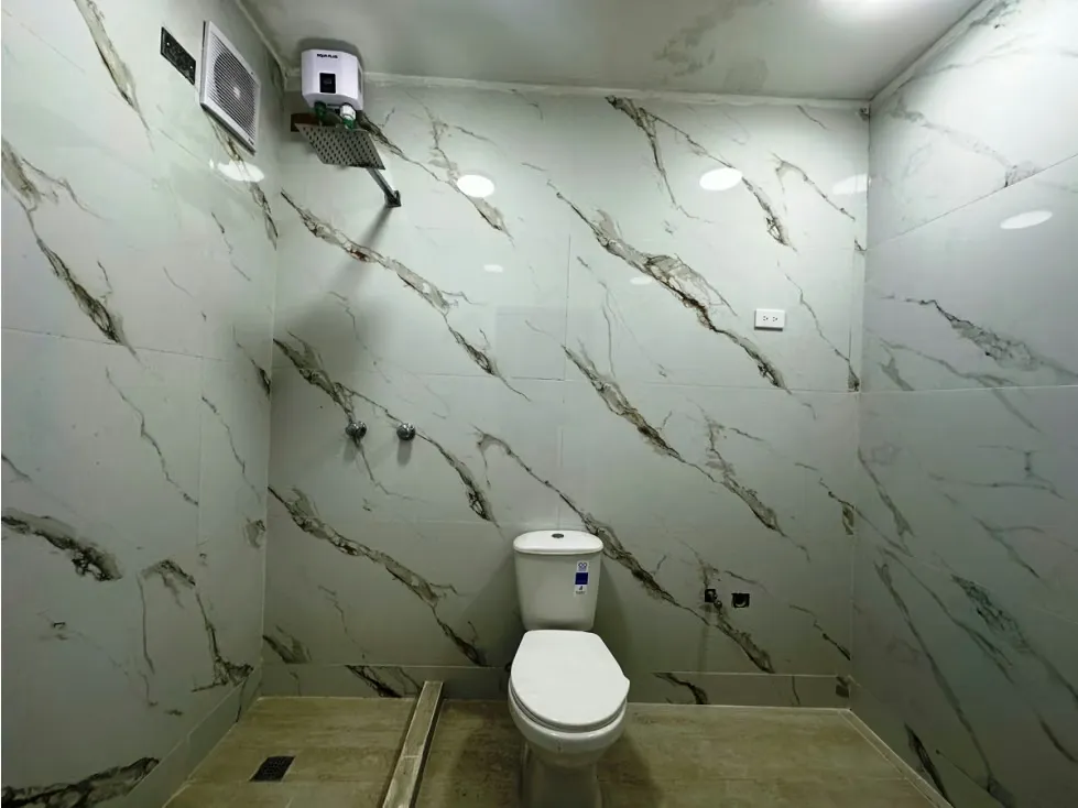 LOCAL COMERCIAL - EL RECREO - 115 Mts2 - 4