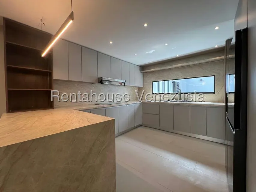 Casa (1 Nivel) en Venta en Los Palos Grandes, Distrito Metropolitano - 14