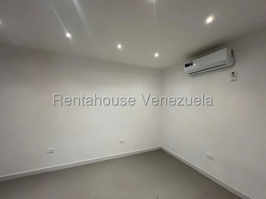 Casa (1 Nivel) en Venta en Los Palos Grandes, Distrito Metropolitano - 25