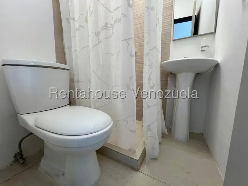 Casa (1 Nivel) en Venta en Los Palos Grandes, Distrito Metropolitano - 37