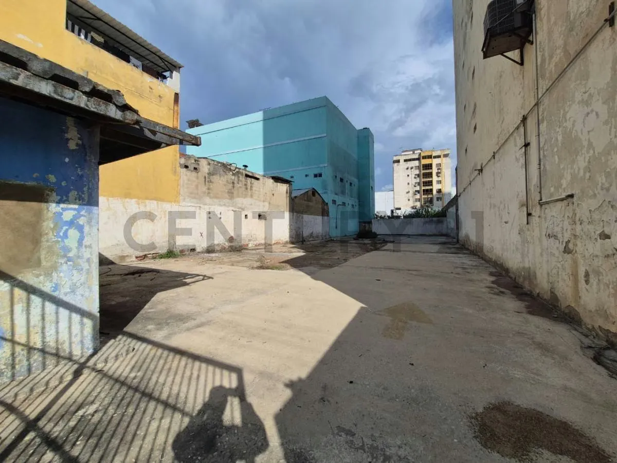 TERRENO DE 1.184 M² CON DOBLE ACCESO EN AV ALBERTO RAVELL, PUERTO LA CRUZ - 3