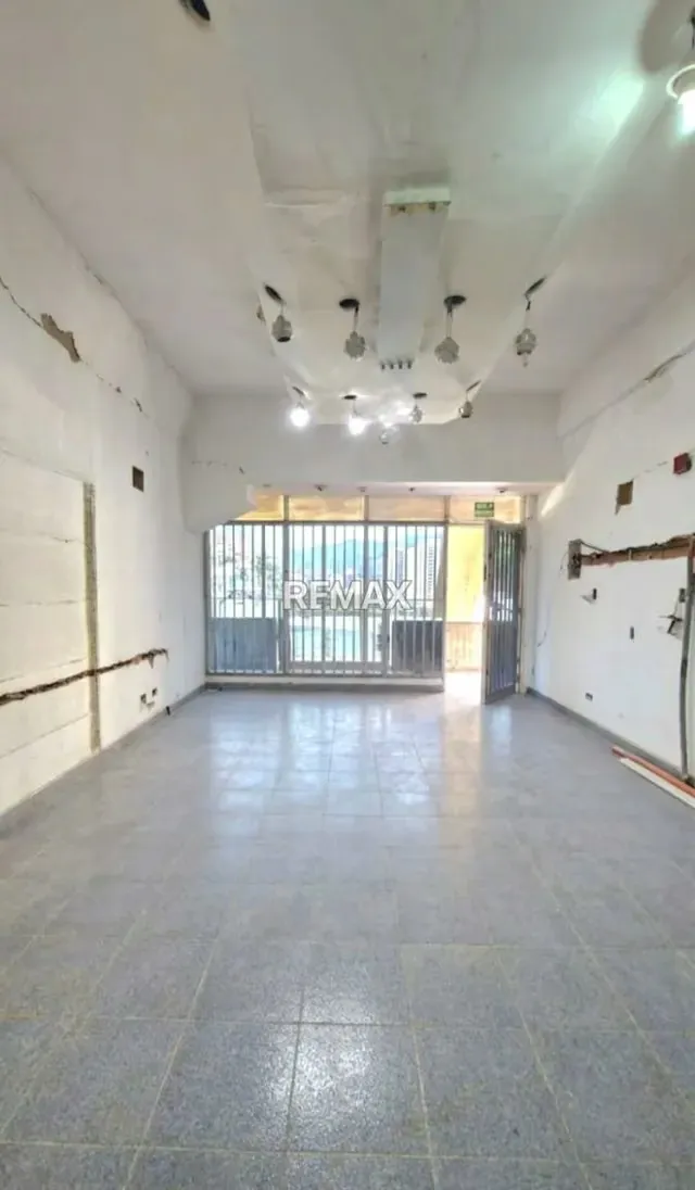 LOCAL PARA REMODELAR EN VENTA