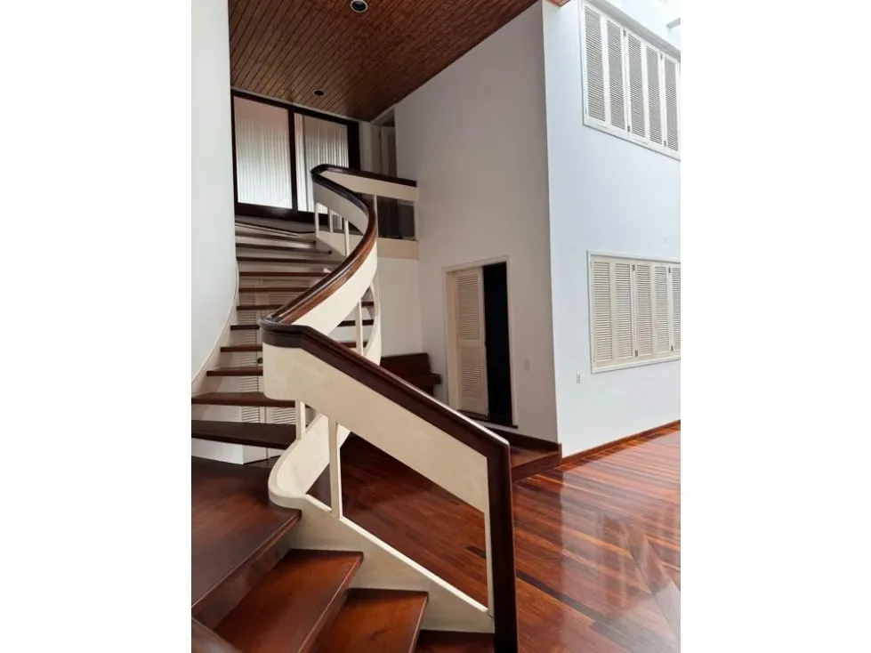 Se vende casa 850m2 La Lagunita 0581 - 8
