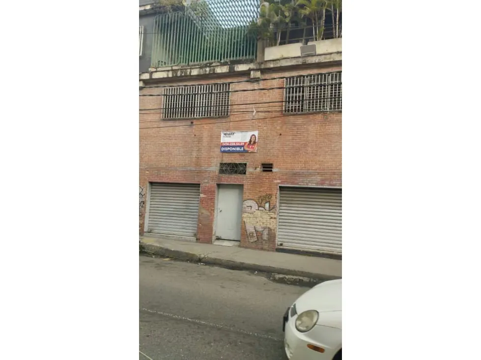 Alquiler de Local Comercial en Catia 200 metros.2500$