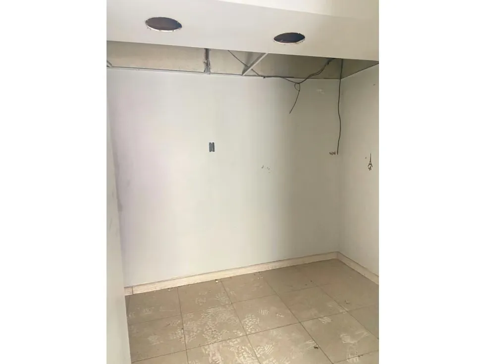 Alquiler de Local Comercial en Catia 200 metros.2500$ - 14