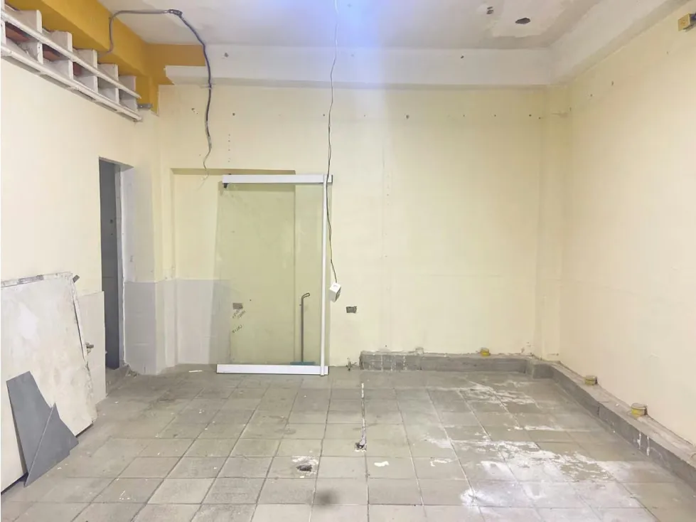Alquiler de Local Comercial en Catia 200 metros.2500$ - 8
