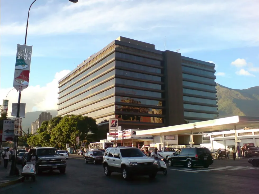 Alquiler oficina 865m2 Centro Seguros la Paz Boleita 5024