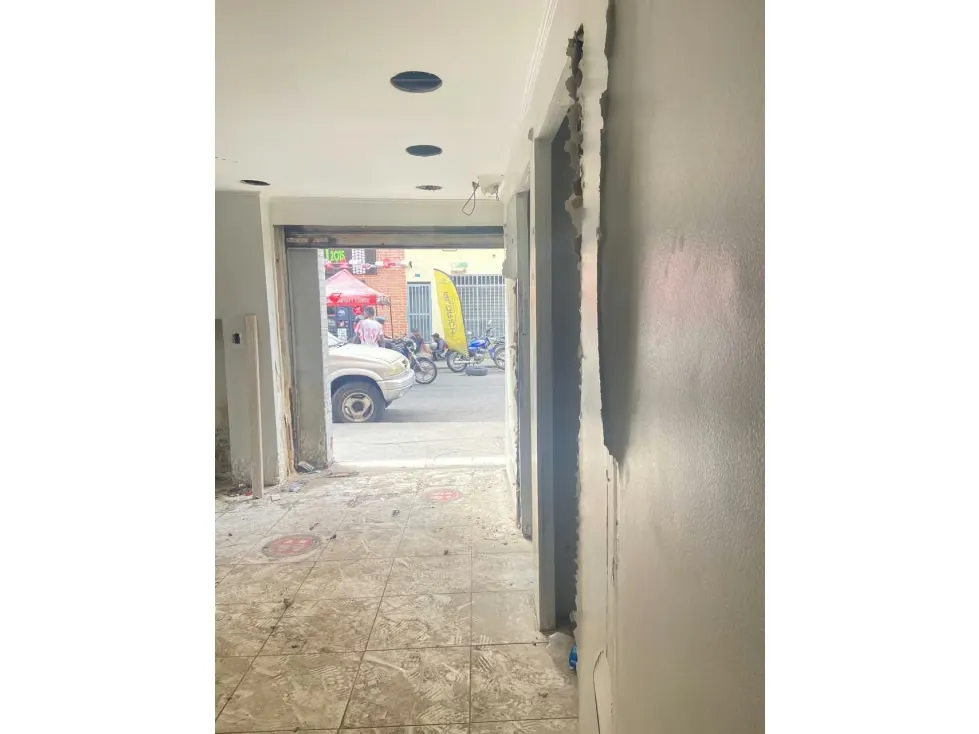 Alquiler de Local Comercial en Catia 200 metros.2500$ - 13