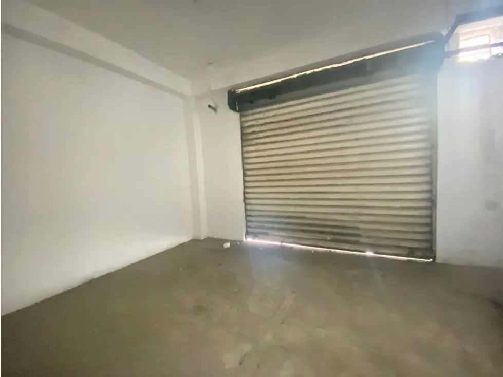 Alquiler de Local Comercial en Catia 200 metros.2500$ - 3