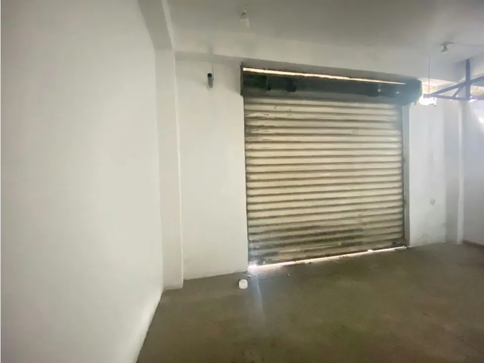 Alquiler de Local Comercial en Catia 200 metros.2500$ - 4