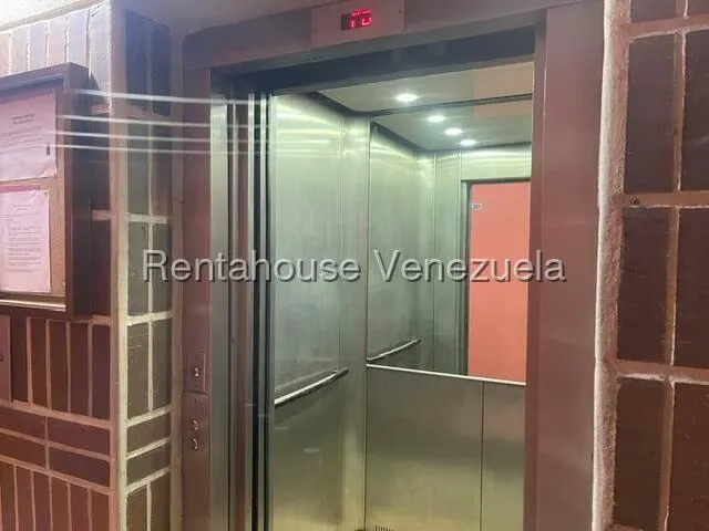 Apartamento (1 Nivel) en Venta en Lomas del Avila, Distrito Metropolitano - 11