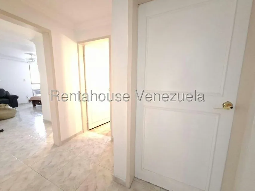 Apartamento (1 Nivel) en Venta en Avenida Bolivar, Aragua - 24