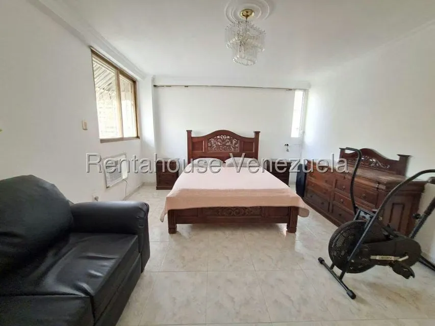 Apartamento (1 Nivel) en Venta en Avenida Bolivar, Aragua - 27
