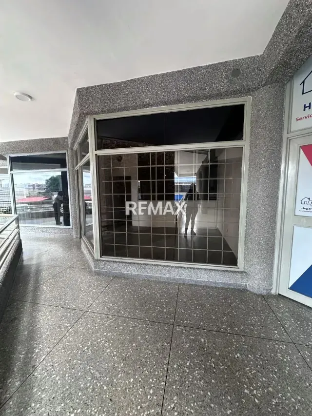 ALQUILO LOCAL COMERCIAL C.C. CARONI CENTRO - 4