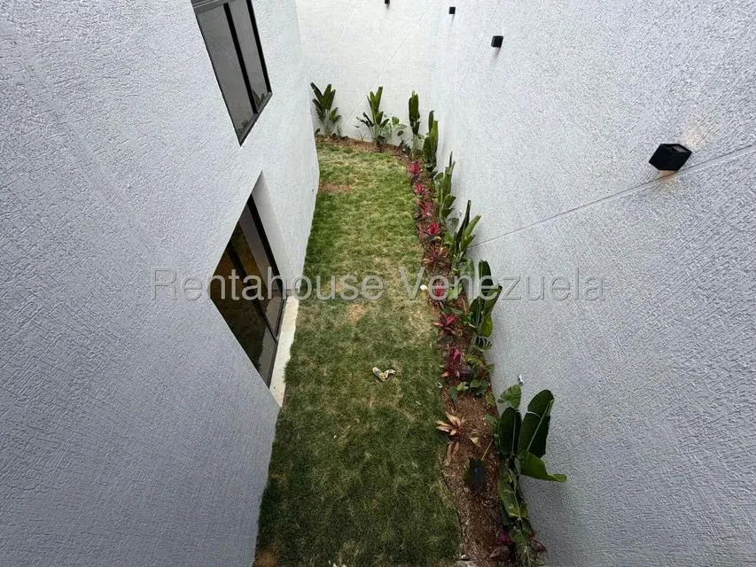 Casa (Contemporaneo) en Venta en San Roman, Distrito Metropolitano - 11