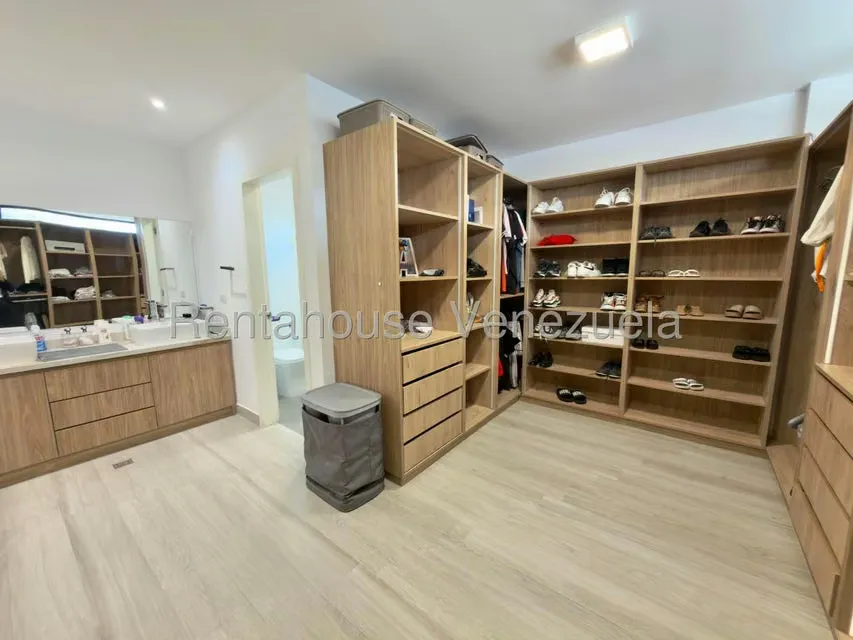 Casa (1 Nivel) en Venta en El Cafetal, Distrito Metropolitano - 24