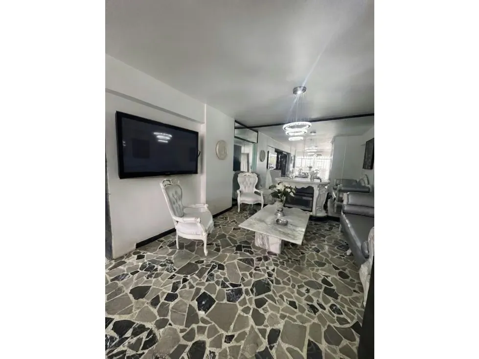 APARTAMENTO EN VENTA 130 M2- COLINAS DE BELLO MONTE