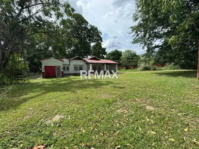 Terreno en venta urb Barrio Sucre - 3