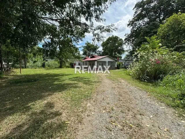 Terreno en venta urb Barrio Sucre - 4