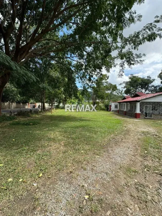 Terreno en venta urb Barrio Sucre - 5