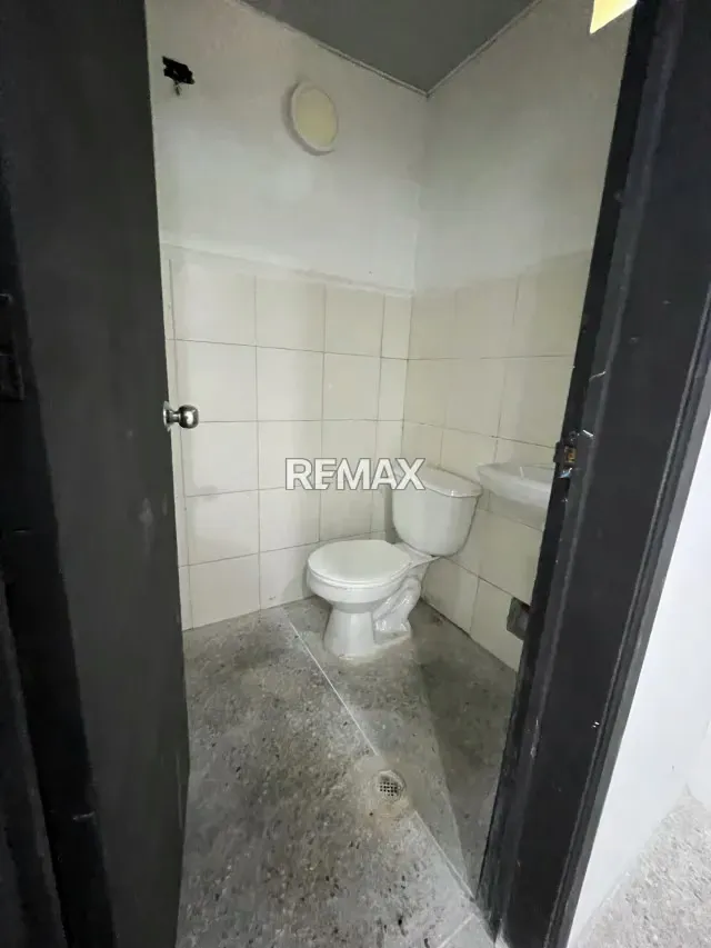 Local comercial en Alquiler, ubicado en el centro comercial Terrazas, los Chaimas